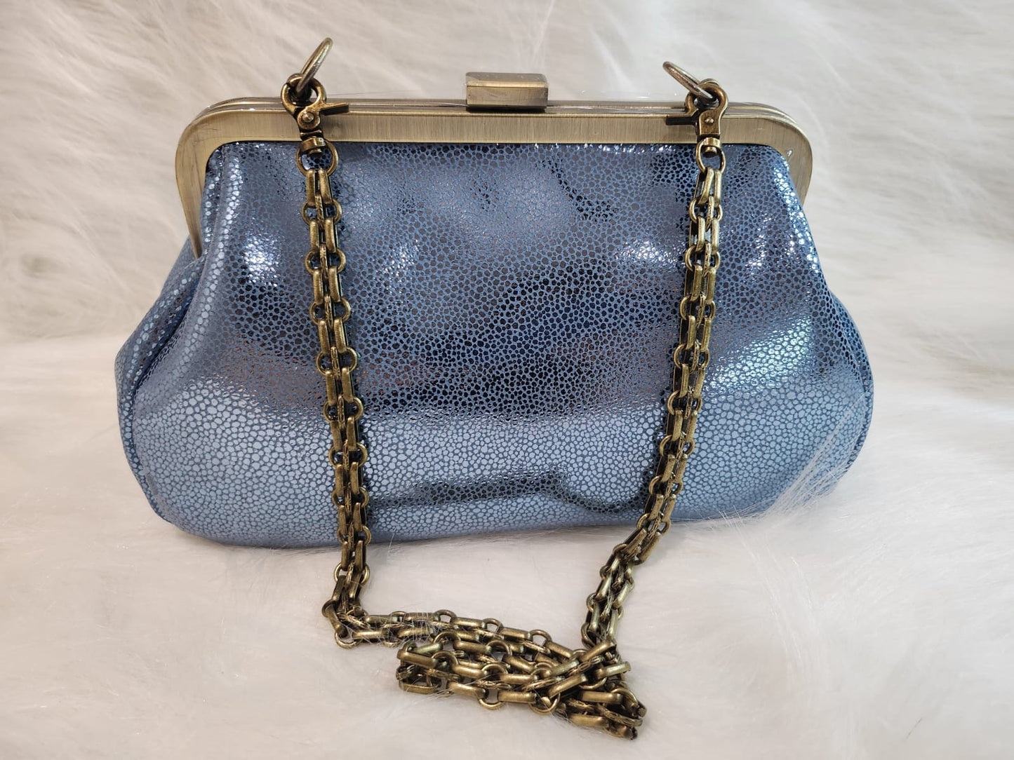 1SC_BF001; SHOULDERCARRY METALLIC BLUE BAG