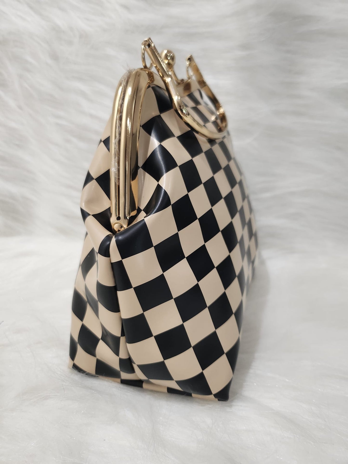 1CB_SB001; CROSSBODY BLACK/WHITE CHECKERED BAG