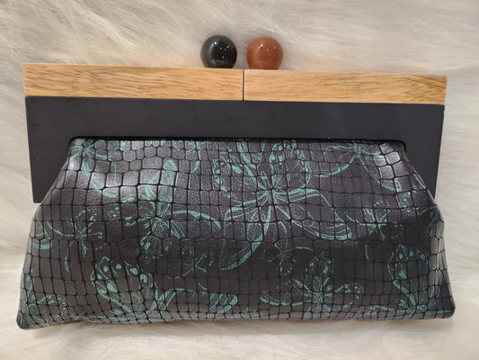 1SC_BYY001; SHOUDERCARRY BLACK/GREEN BAG