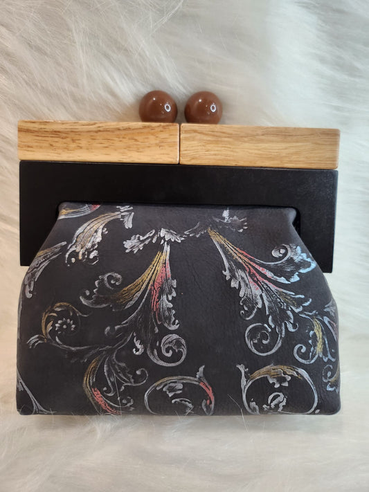 1CB_SYY003; CROSSBODY BLACK ORIENTAL BAG
