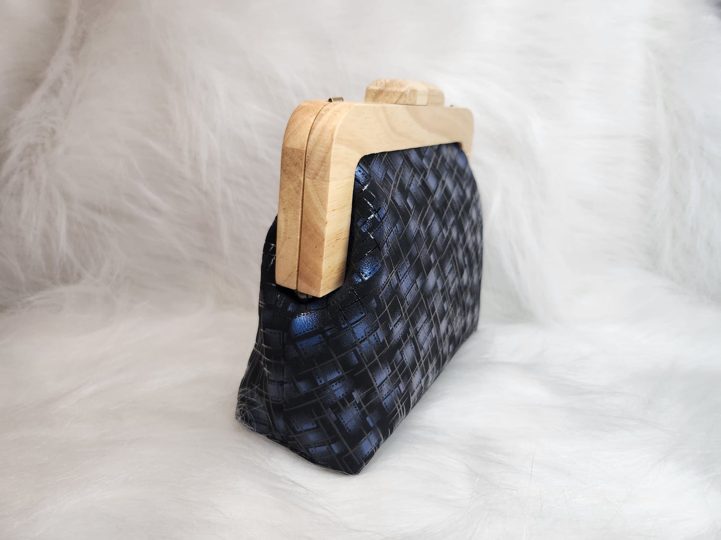 1CB_WF001; CROSSBODY BLUE/BLACK BAG