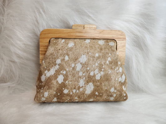 1CB_WF002; CROSSBODY BROWN/WHITE FUR BAG