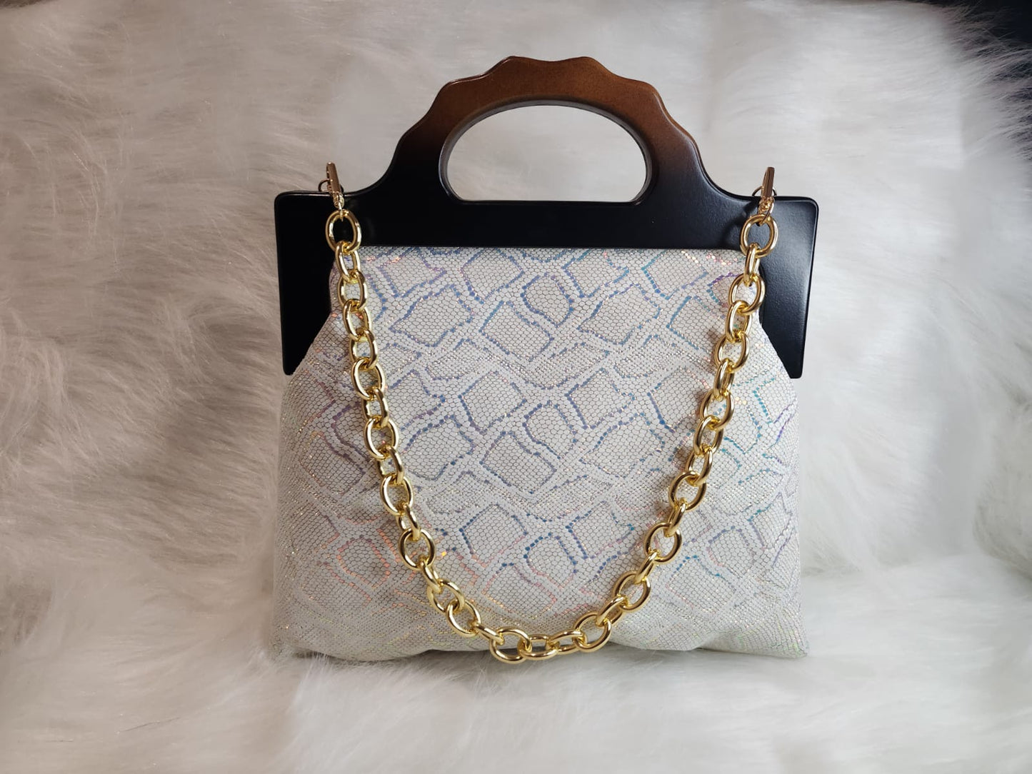 1SC_BW004; SHOULDERCARRY WHITE METALLIC BAG